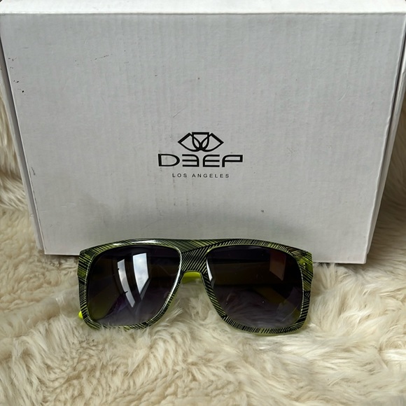 DEEP LA DPLS Sunglasses Sunnies w/ Origami Case + Free Tote! - Picture 2 of 16
